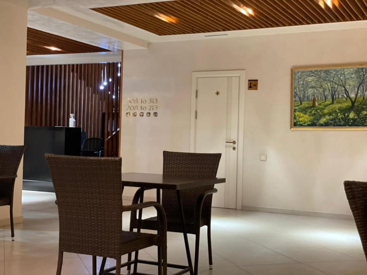 Barhat Hotel & Spa タラズ エクステリア 写真