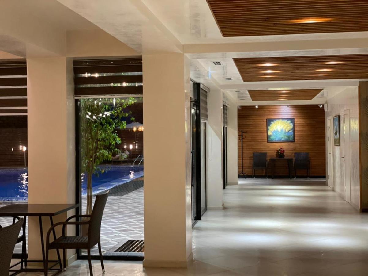 Barhat Hotel & Spa タラズ エクステリア 写真