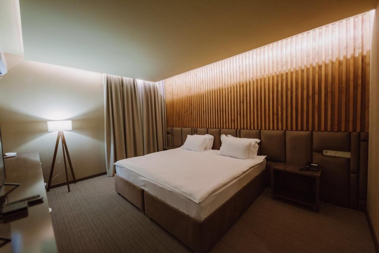 Barhat Hotel & Spa タラズ エクステリア 写真