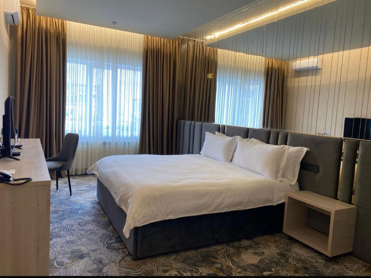 Barhat Hotel & Spa タラズ エクステリア 写真
