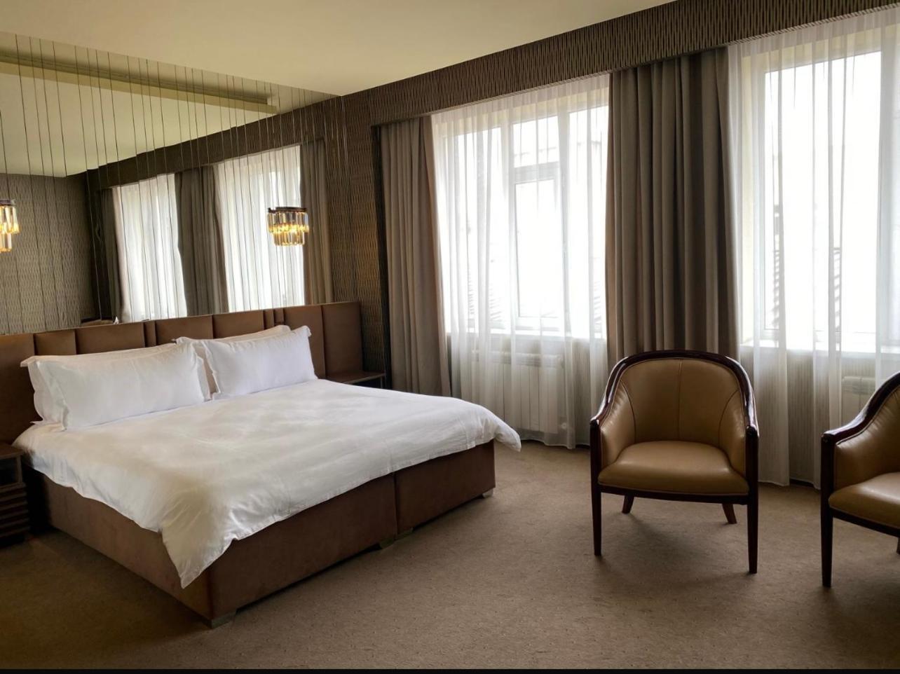 Barhat Hotel & Spa タラズ エクステリア 写真