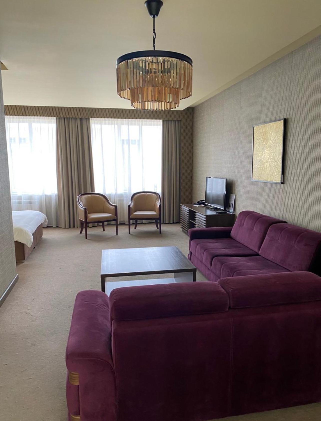 Barhat Hotel & Spa タラズ エクステリア 写真