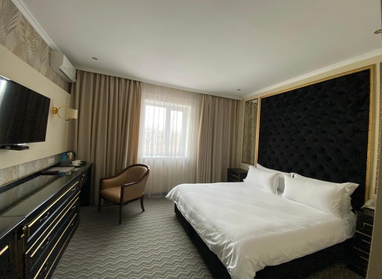 Barhat Hotel & Spa タラズ エクステリア 写真