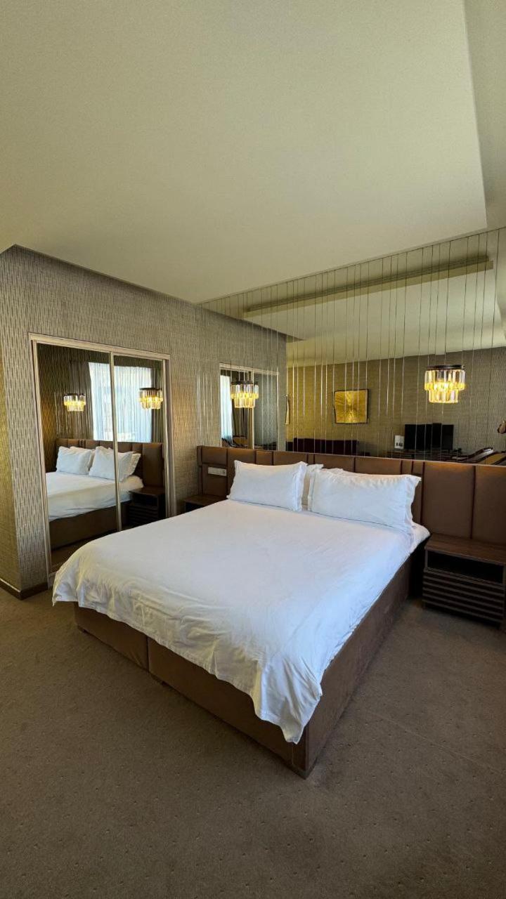 Barhat Hotel & Spa タラズ エクステリア 写真