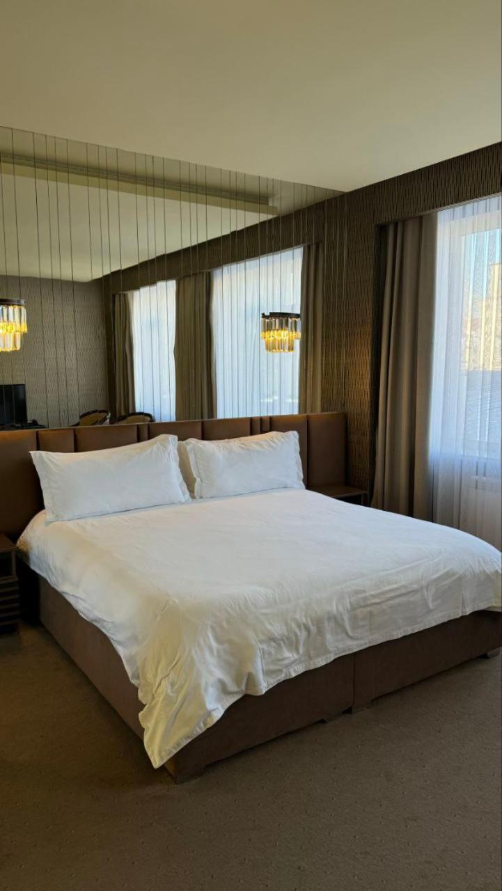 Barhat Hotel & Spa タラズ エクステリア 写真