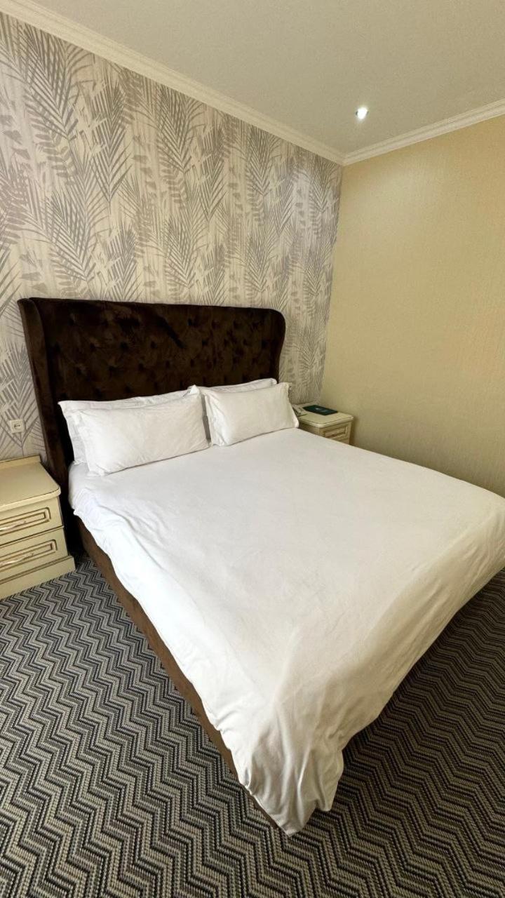 Barhat Hotel & Spa タラズ エクステリア 写真