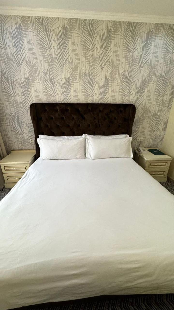 Barhat Hotel & Spa タラズ エクステリア 写真