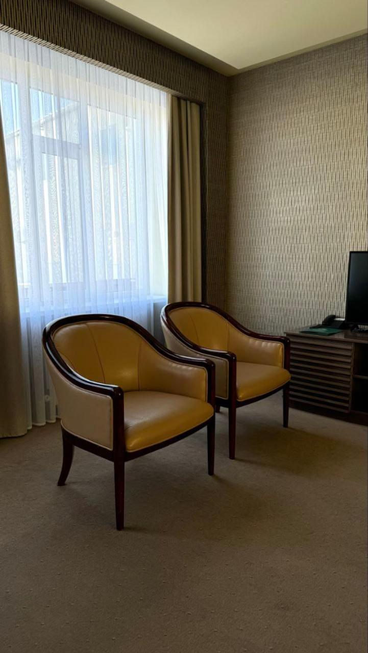 Barhat Hotel & Spa タラズ エクステリア 写真