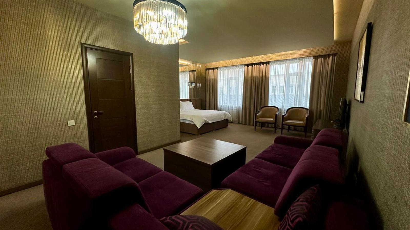 Barhat Hotel & Spa タラズ エクステリア 写真
