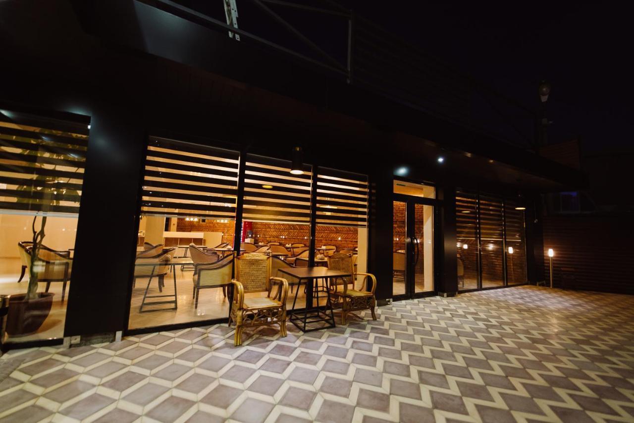Barhat Hotel & Spa タラズ エクステリア 写真