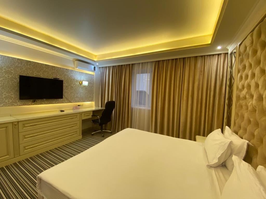 Barhat Hotel & Spa タラズ エクステリア 写真